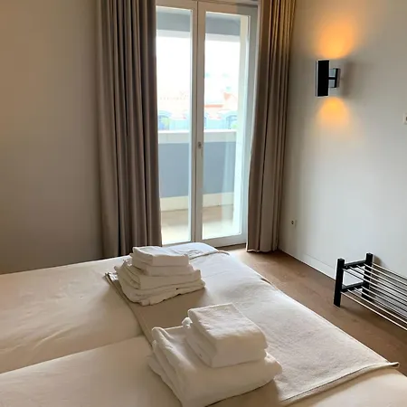 Finestay 8 Building With Balcony And View דירה